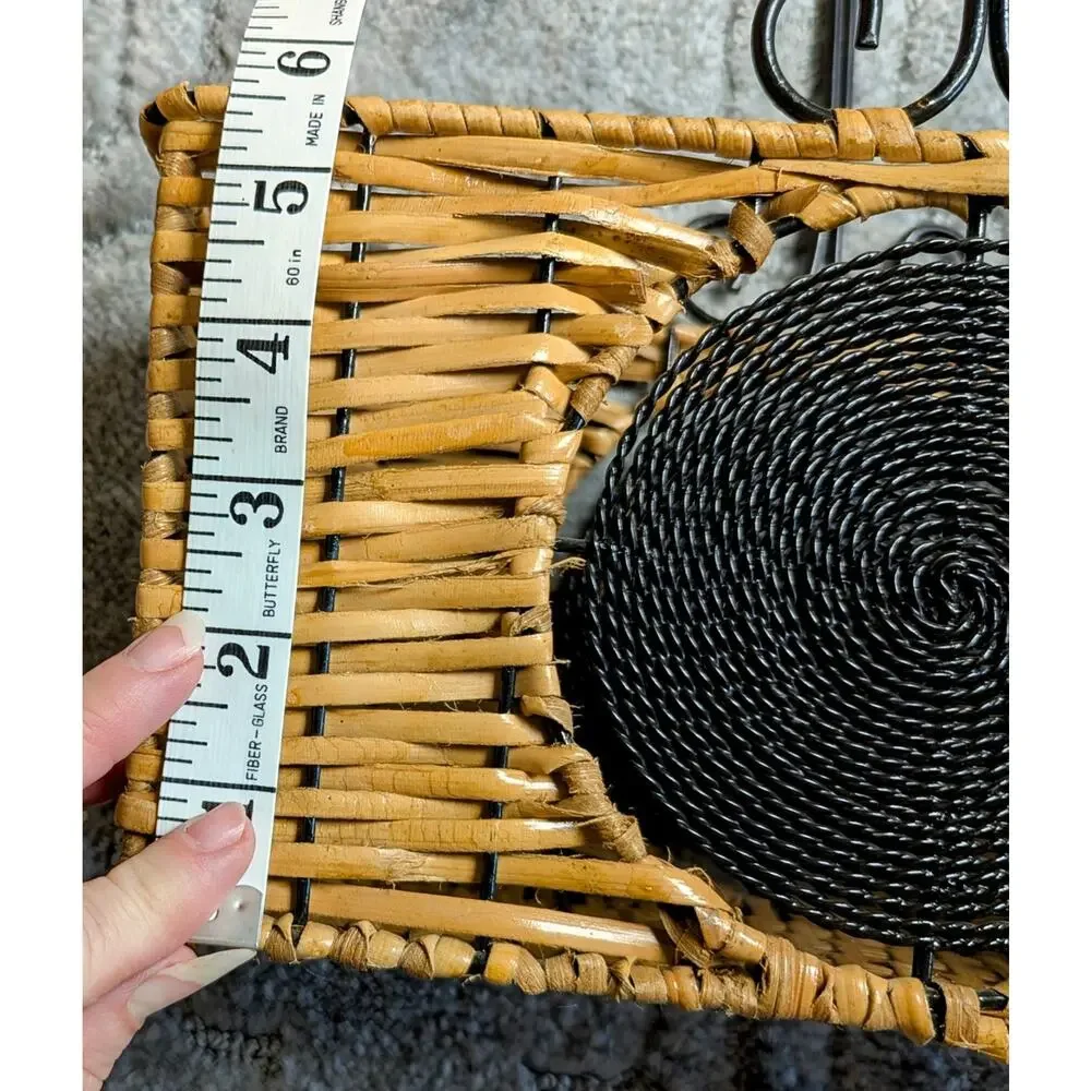 WICKER & SPIRAL WIRE WINE BASKET 10.5x5.5x4.25